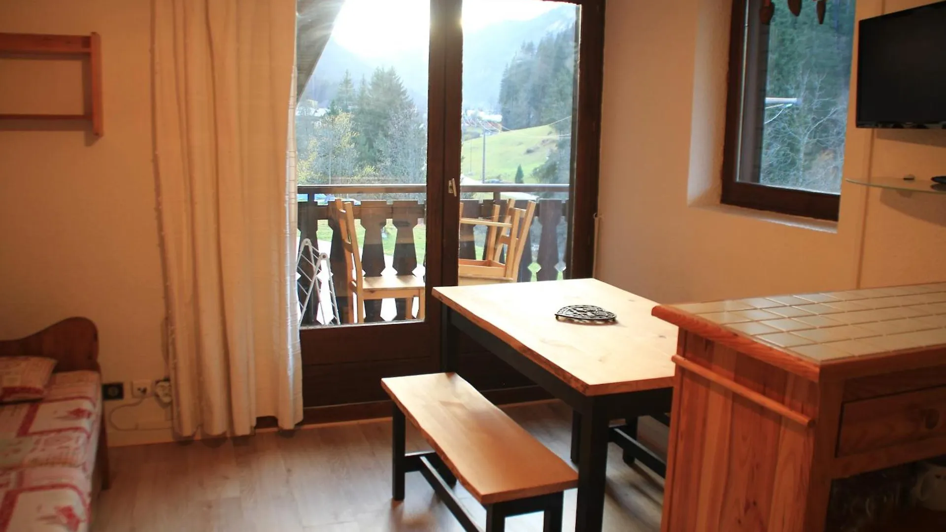 Perce Neige Pna18 Family & Nature 3 Pers Chatel 0*,  France